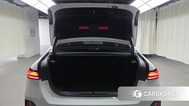 BMW 5 Series (G60) id 3909602 из Кореи 11