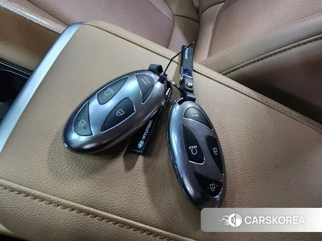 Hyundai Grandeur (GN7) id 3365332 из Кореи 11