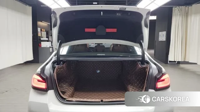 BMW 5 Series (G30) id 2940096 из Кореи 11