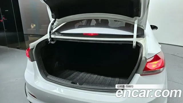 Hyundai Avante AD id 2367880 из Кореи 11