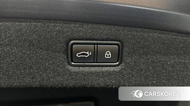 Genesis G90 id 4285184 из Кореи 11