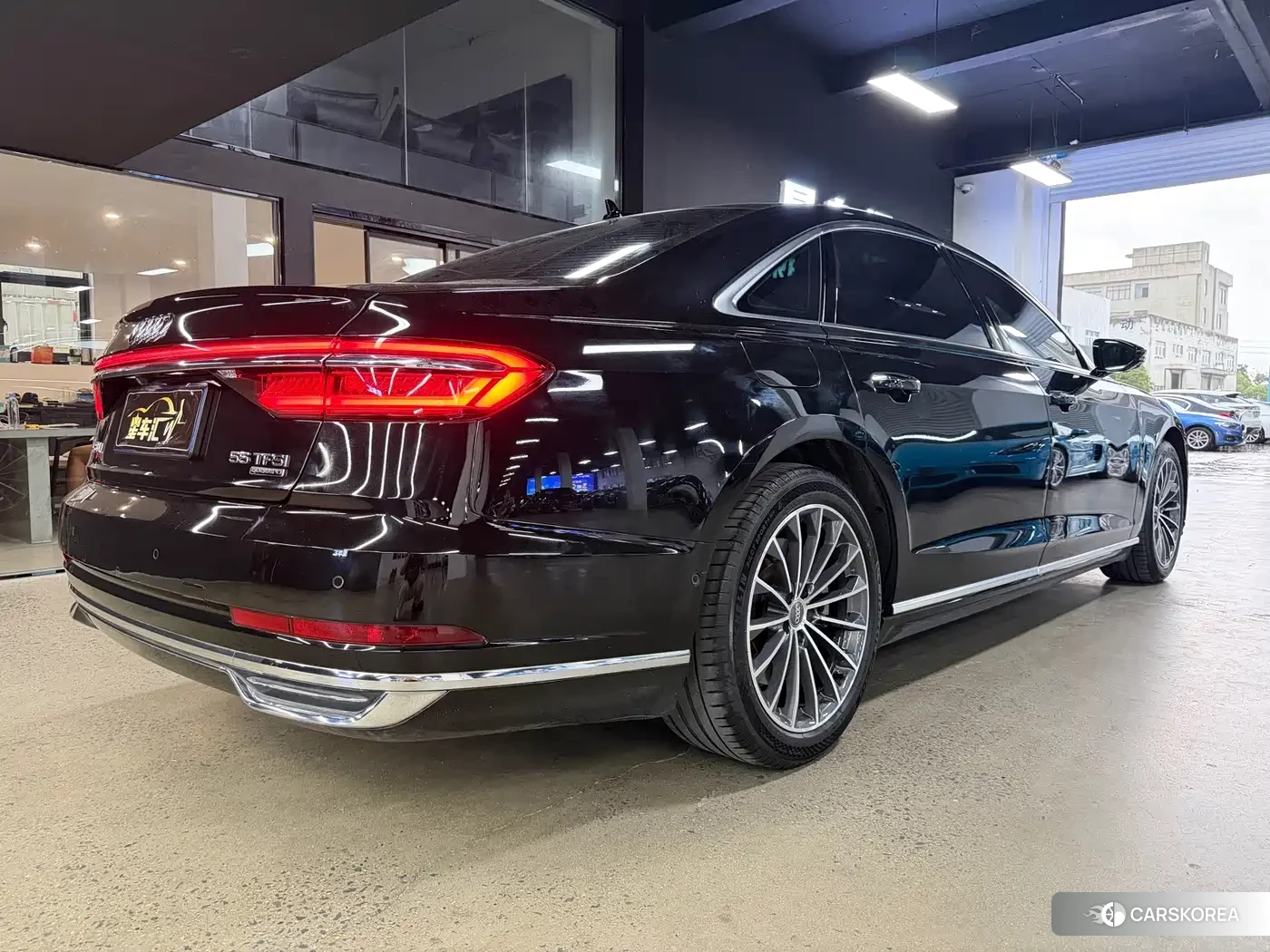 Audi A8 id 4679894 из Китая 11