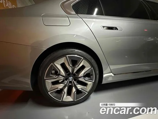 BMW 7 Series (G70) id 2677688 из Кореи 11