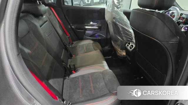 Mercedes-Benz GLA - Class H247 id 3793299 из Кореи 11