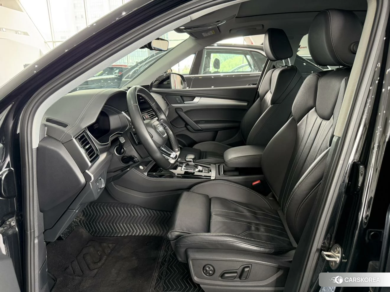 Audi Q5L id 4473478 из Китая 11