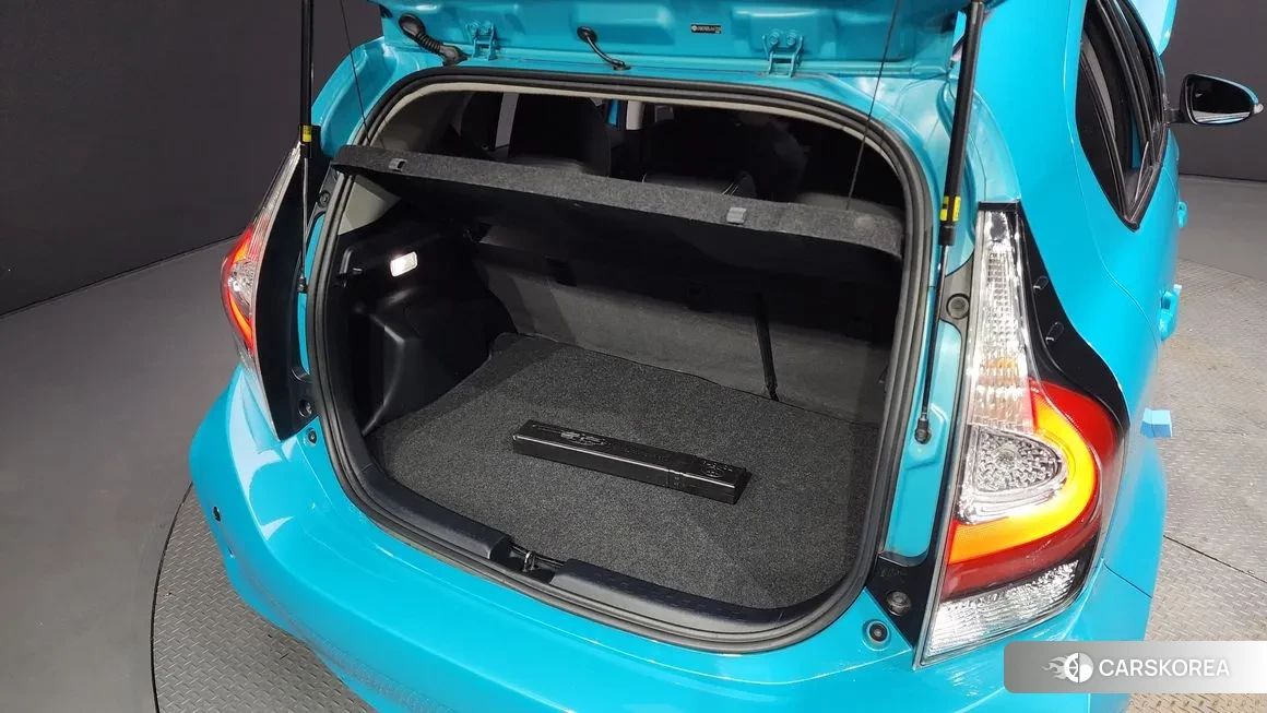 Toyota Prius C id 2142195 из Кореи 11