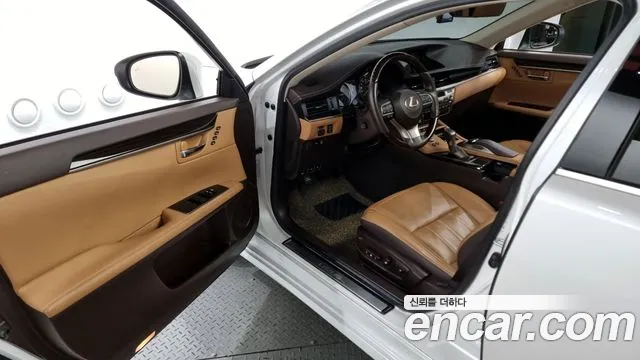 Lexus New ES300h id 2676249 из Кореи 11