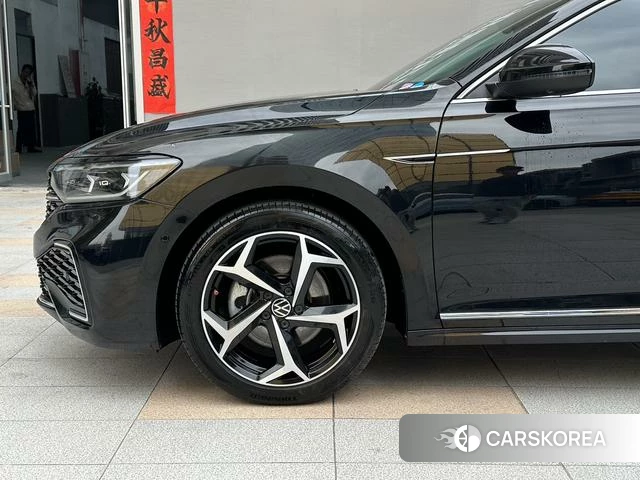 Volkswagen Passat id 4301424 из Китая 11