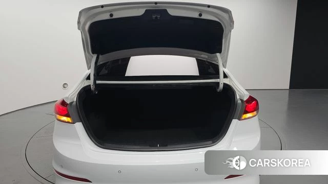 Hyundai Avante AD id 4471570 из Кореи 11