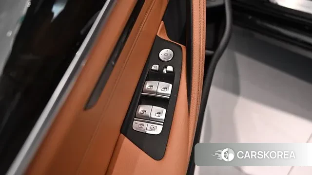 BMW 5 Series (G30) id 3518179 из Кореи 11