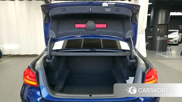 BMW 5 Series (G30) id 3582850 из Кореи 11