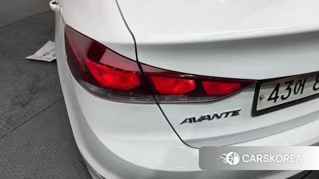 Hyundai Avante AD id 3677588 из Кореи 11