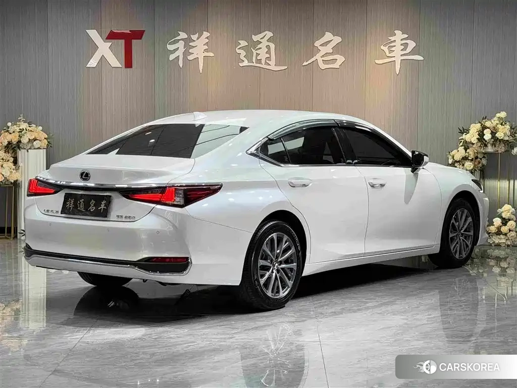 Lexus ES id 4577528 из Китая 11