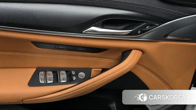 BMW 5 Series (G30) id 3458009 из Кореи 11