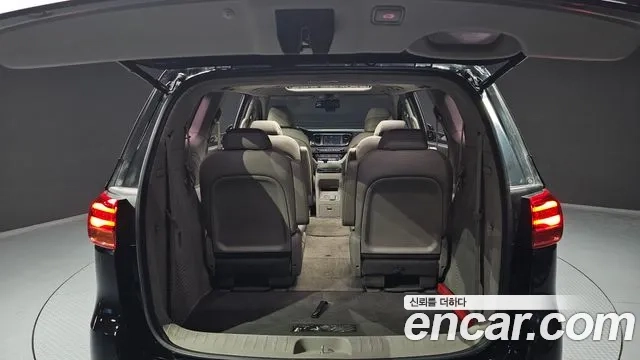 Kia The New Carnival id 2912465 из Кореи 11