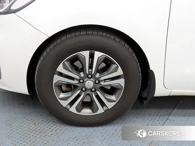 Kia The New Carnival id 3631934 из Кореи 11