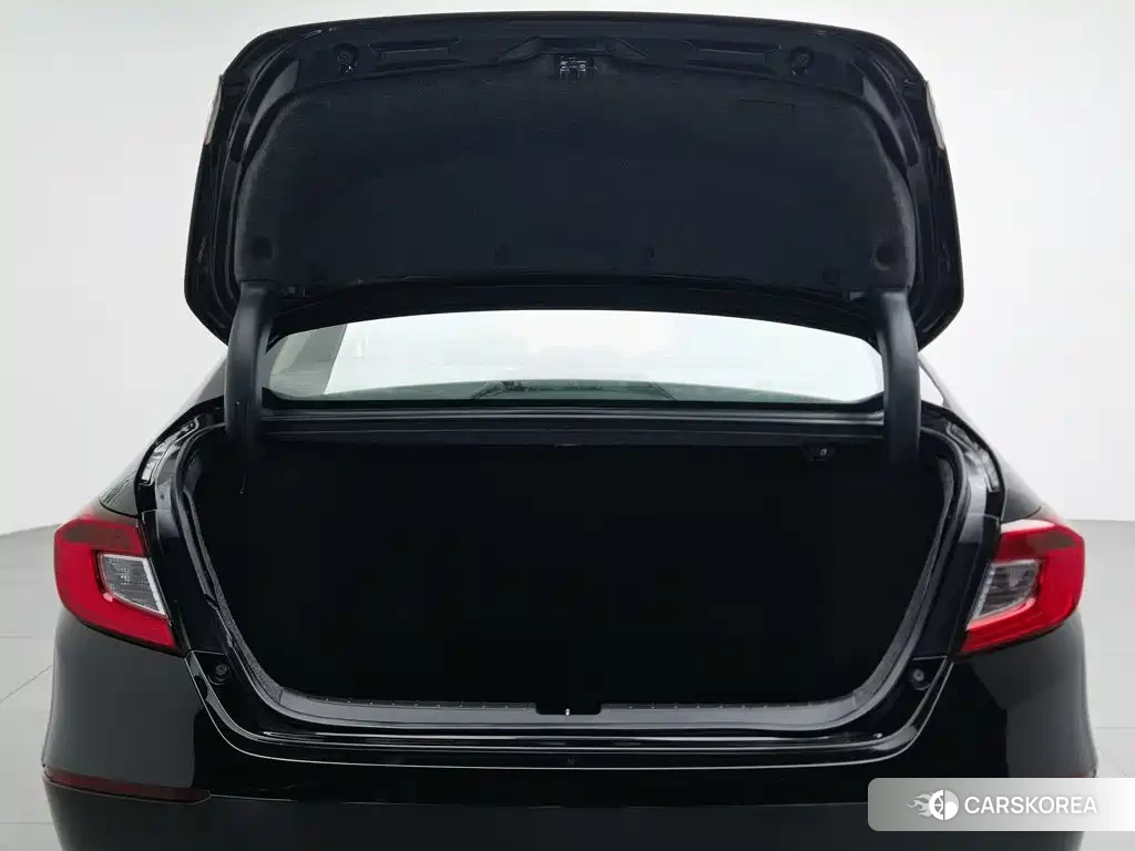 Honda Accord id 4680837 из Китая 11