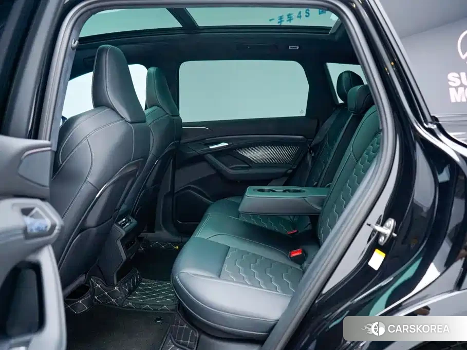 Audi Q6L e-tron id 4674514 из Китая 11