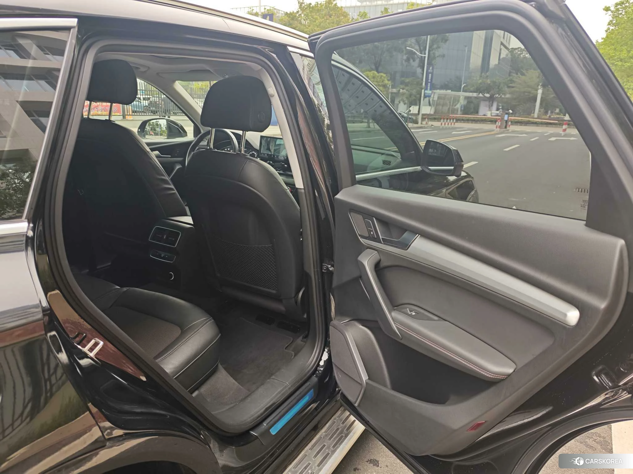 Audi Q5L id 4432197 из Китая 11