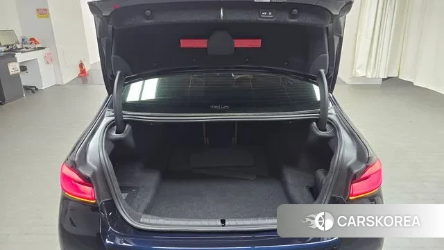 BMW 5 Series (G30) id 2894959 из Кореи 11