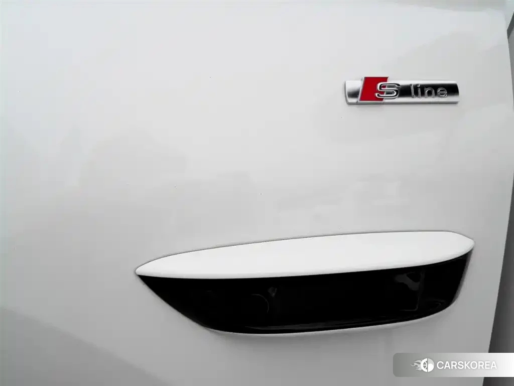 Audi Q6L id 4515283 из Китая 11