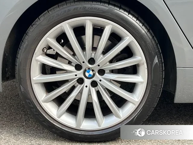 BMW 5 Series (G30) id 3581105 из Кореи 11