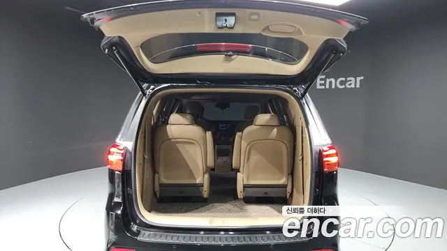 Kia The New Carnival id 2329004 из Кореи 11