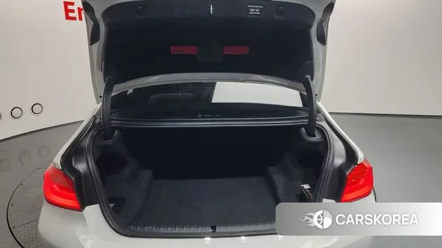 BMW 5 Series (G30) id 3687488 из Кореи 11