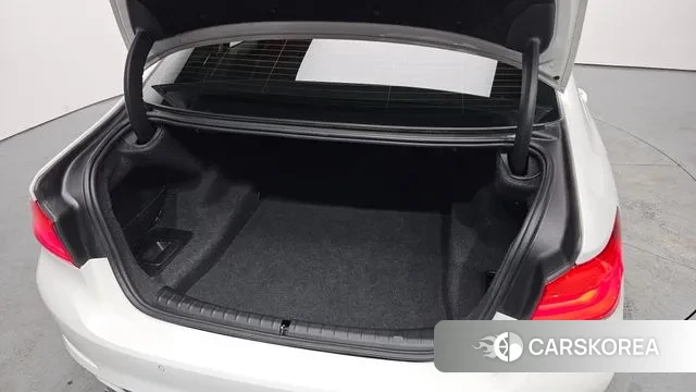 BMW 5 Series (G30) id 3641401 из Кореи 11