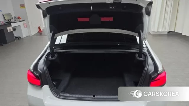 BMW 5 Series (G30) id 3016575 из Кореи 11