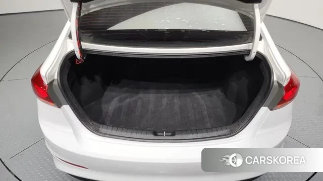 Hyundai Avante AD id 3588527 из Кореи 11