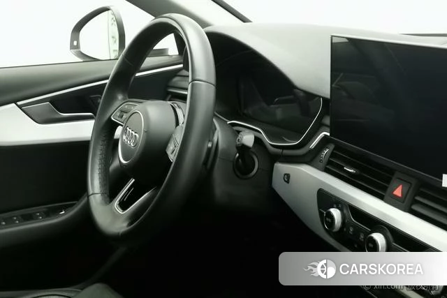 Audi A4L id 4307001 из Китая 11