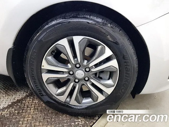 Kia The New Carnival id 2692359 из Кореи 11