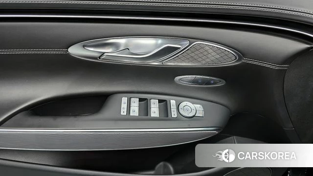 Genesis GV70 id 4195906 из Кореи 11