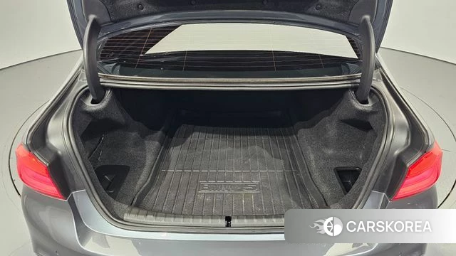 BMW 5 Series (G30) id 3955995 из Кореи 11