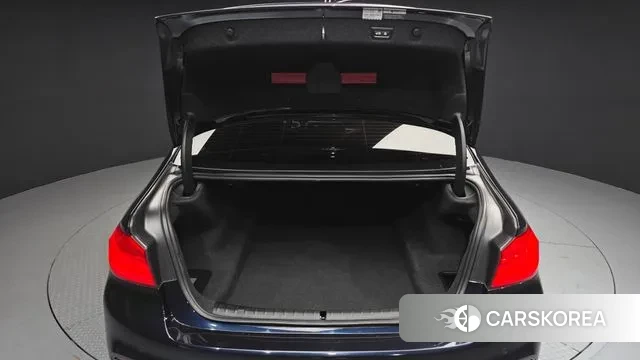 BMW 5 Series (G30) id 3728612 из Кореи 11