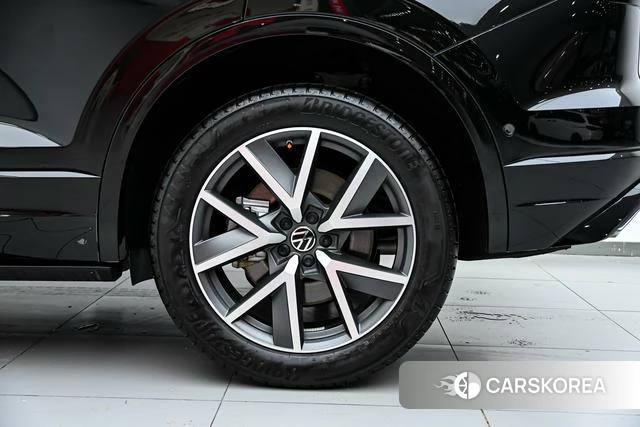 Volkswagen Touareg id 3908306 из Китая 11