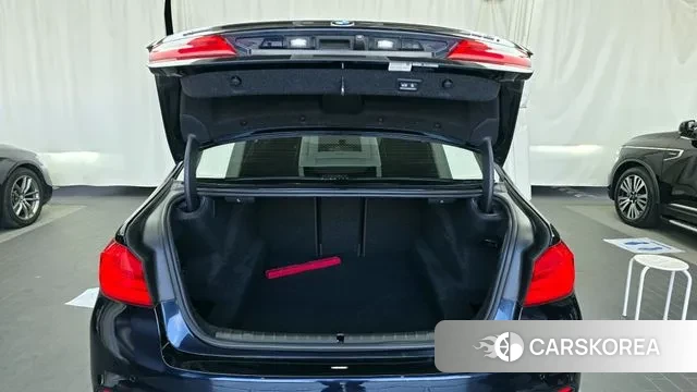 BMW 5 Series (G30) id 3284059 из Кореи 11