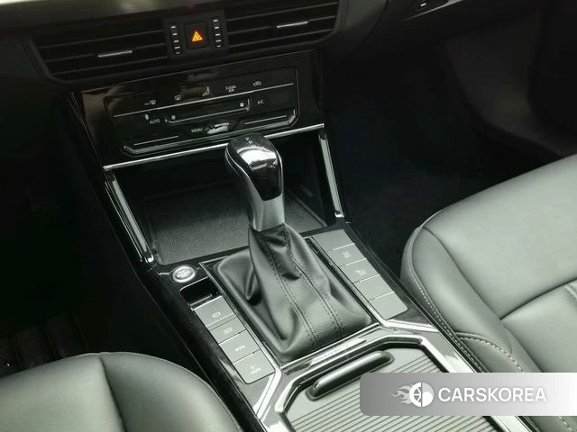 Volkswagen Passat PHEV id 4300927 из Китая 11