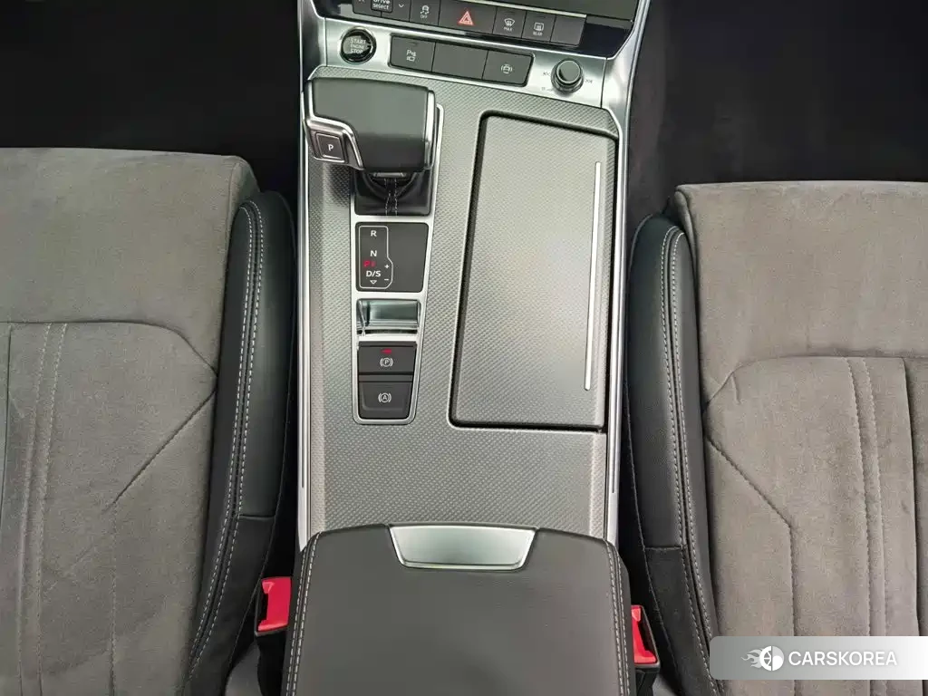 Audi A6L id 4644583 из Китая 11