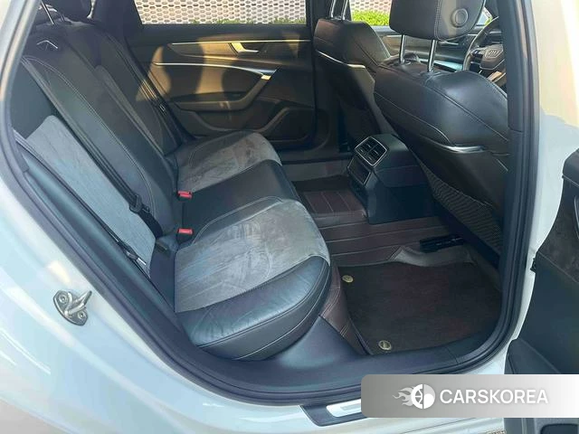 Audi A6L id 3857721 из Китая 11