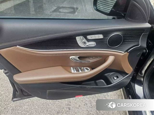 Mercedes-Benz E-class id 4335636 из Китая 11