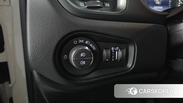 Jeep Renegade id 4754778 из Кореи 11