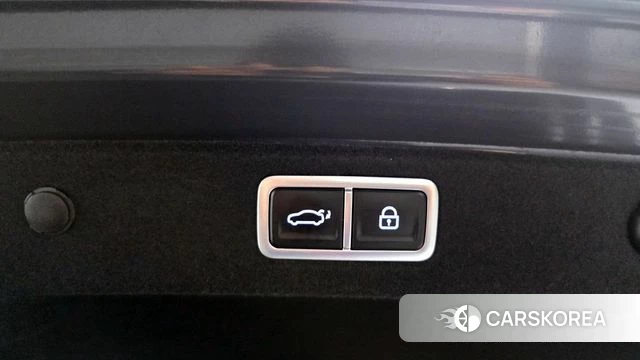 Hyundai Grandeur (GN7) id 3786933 из Кореи 11