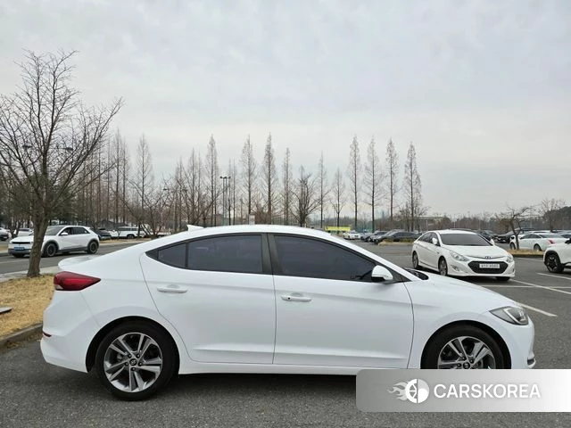 Hyundai Avante AD id 3824936 из Кореи 11