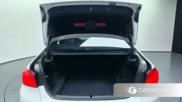 BMW 5 Series (G30) id 3408297 из Кореи 11