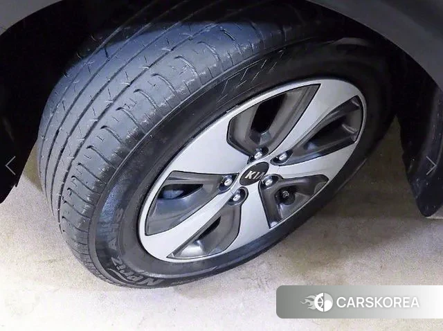 Kia Niro id 3021094 из Кореи 11