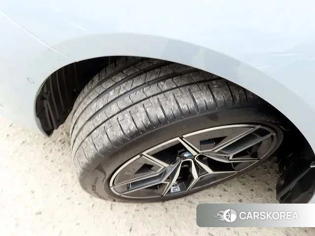 BMW 5 Series (G60) id 3507241 из Кореи 11