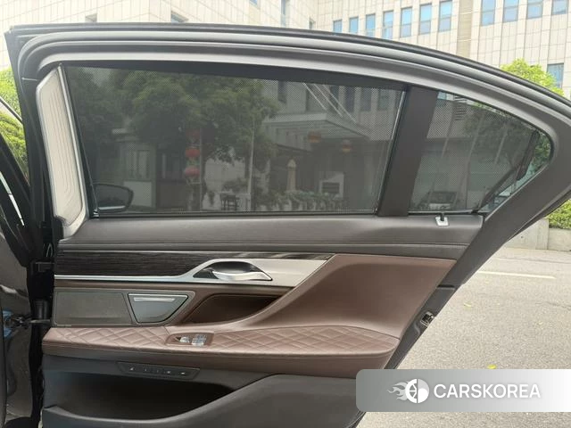 BMW 7 series id 4209342 из Китая 11