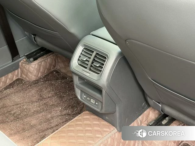 Volkswagen Tiguan L id 4290503 из Китая 11